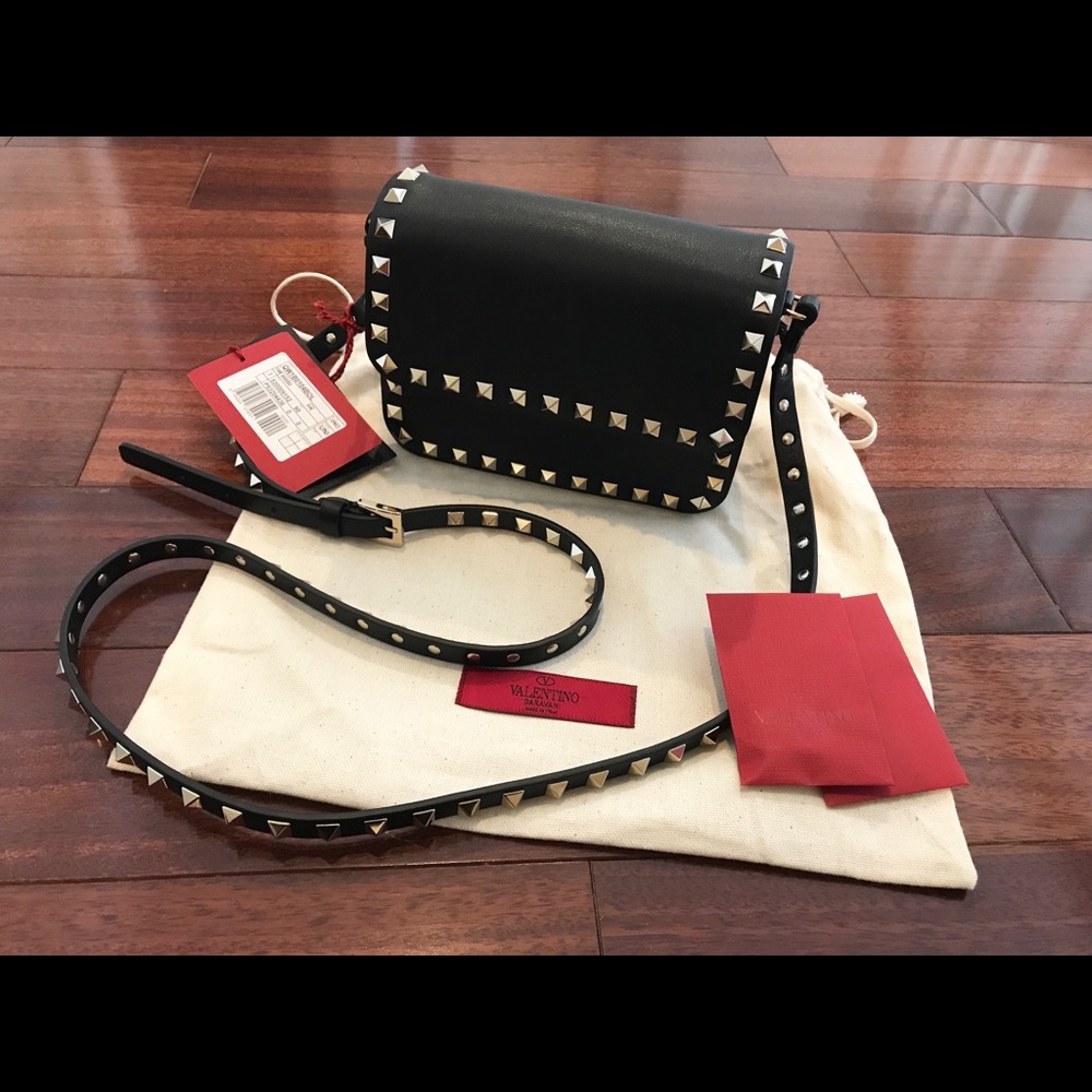 Sold.Valentino Garavani Rockstud Flap Shoulder bag - Picture 1 of 8